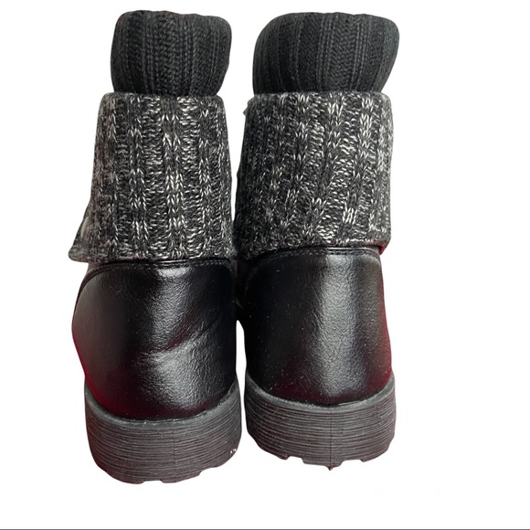 Black Ankle Bootie 10 Wide Faux Sweater Sock Faux Leather Lace Front Rue21 NWT - Picture 3 of 3